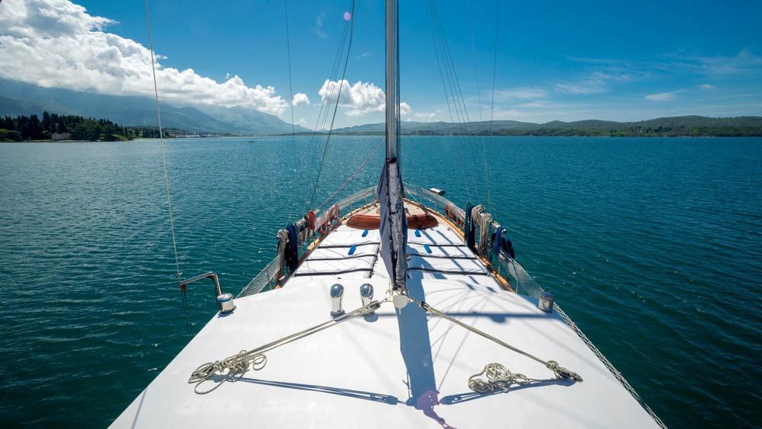 Relax under the sun. 